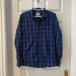 Men’s casual plaid button up shirt
